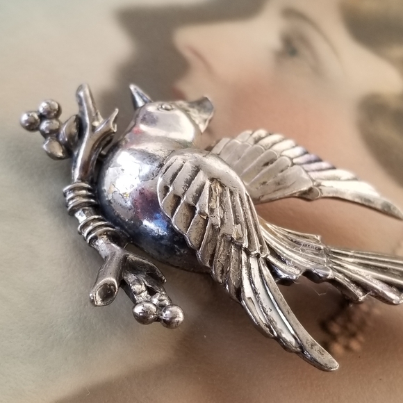 Relisted -Vintage Monet bird brooch pin large silver tone cardinal of paradise - Picture 6 of 13